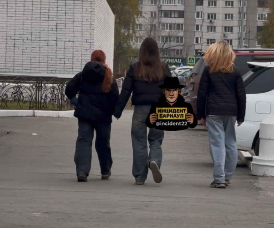    Дети на улице. Источник: "Инцидент Барнаул"