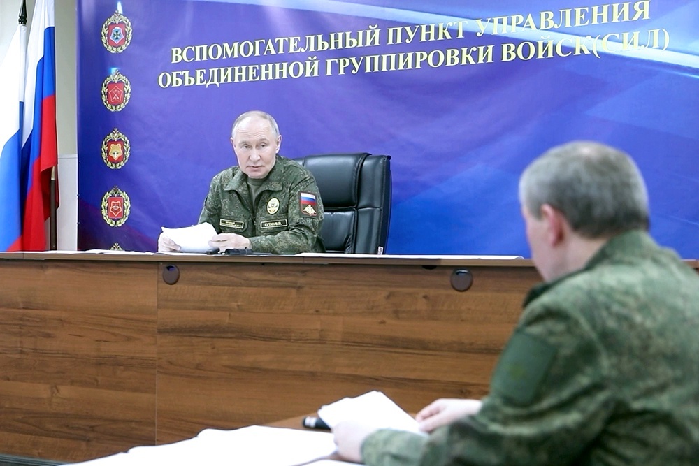    Владимир Путин поручил готовить инфраструктуру для размещения "Буревестника"./Пресс-служба Президента РФ/ РИА Новости