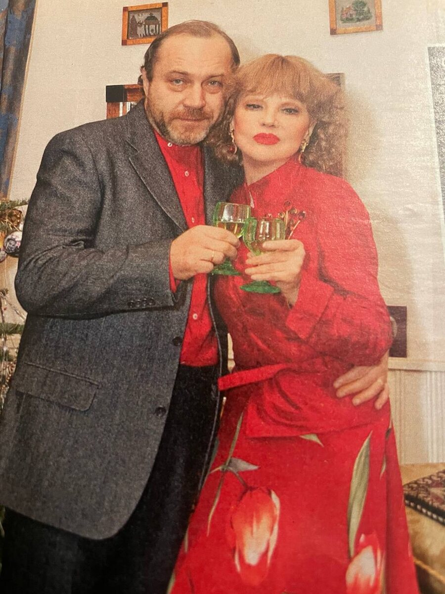 С мужем Сергеем Сениным дома