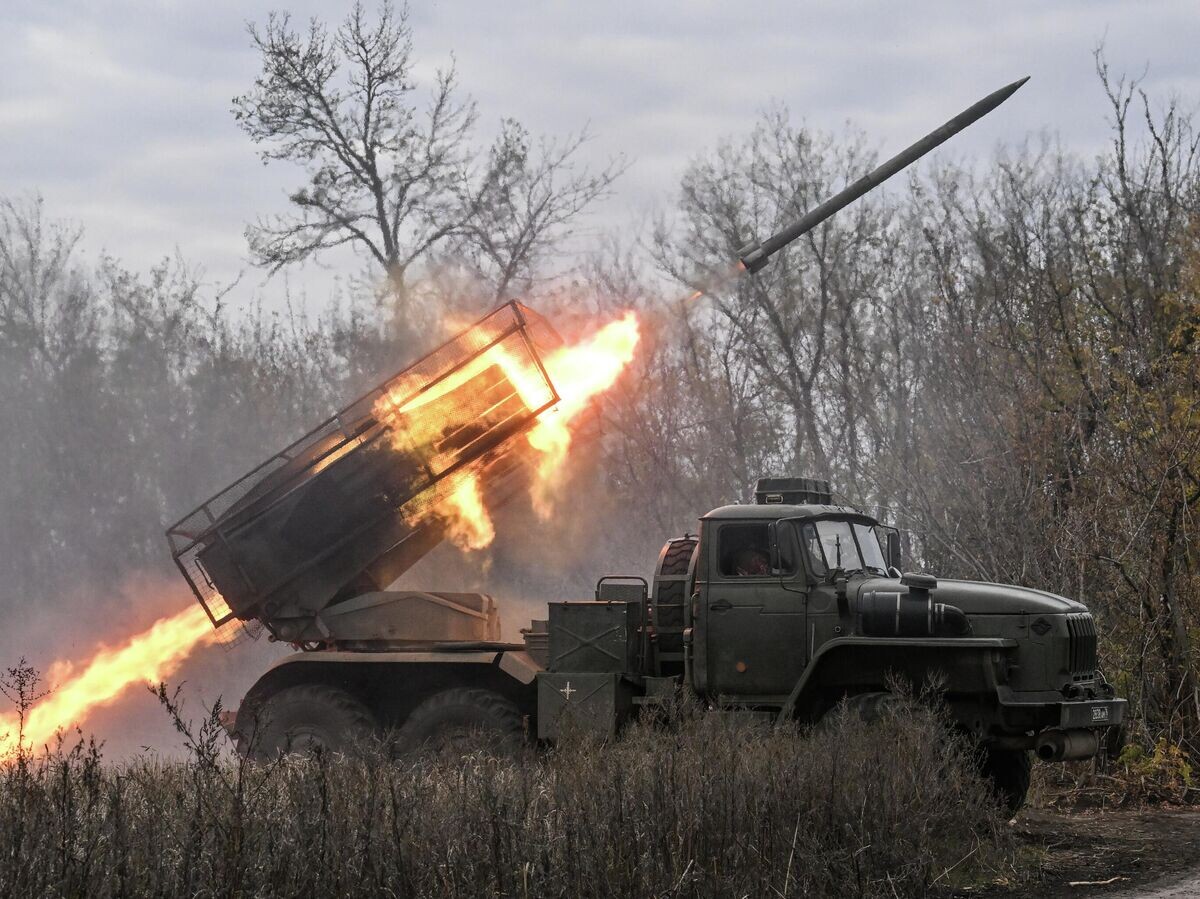    Боевая работа РСЗО "Град" в зоне СВО© РИА Новости / Станислав Красильников