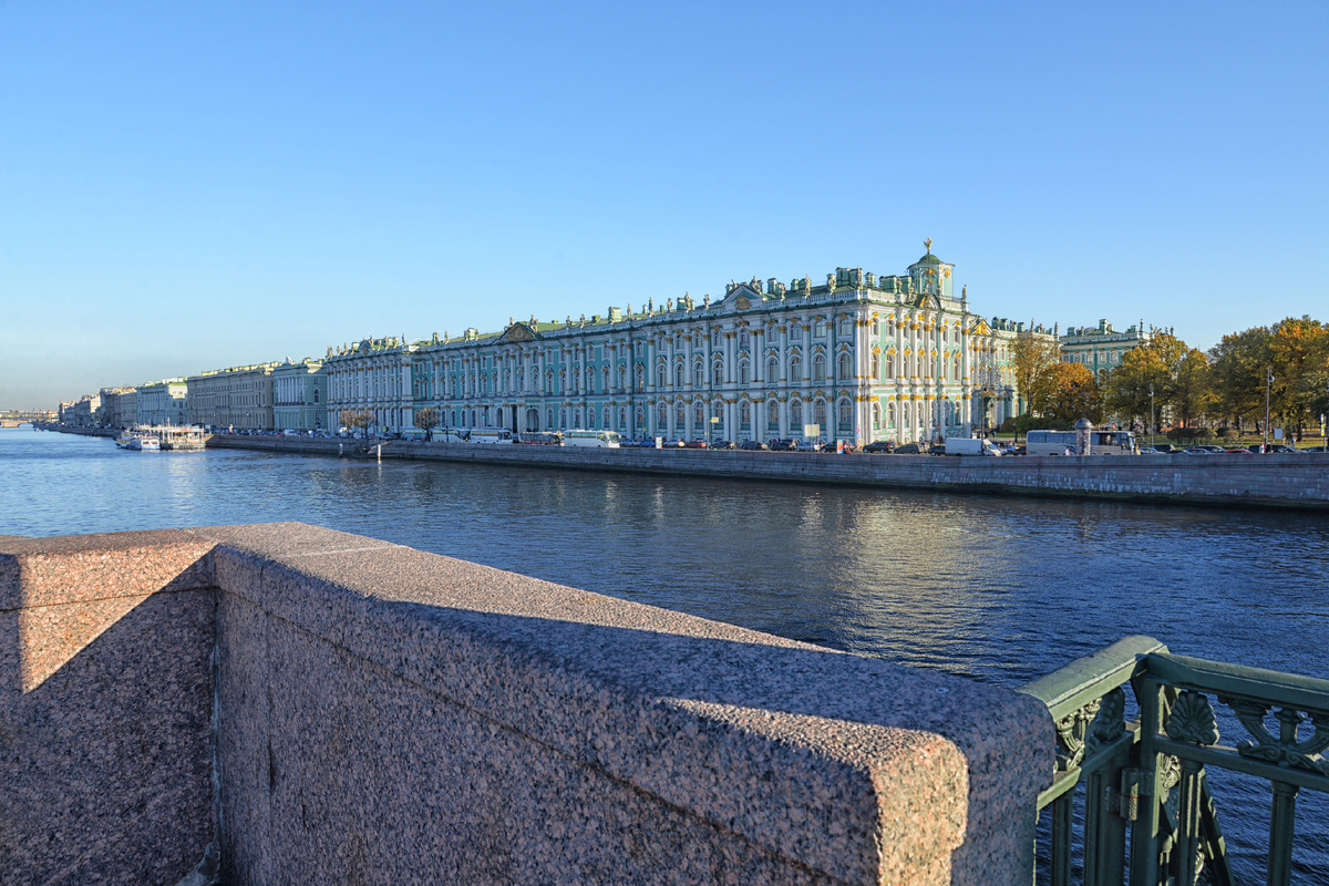 Небольшая часть серии фотографий А.Новикова "Блистательный Петербург" 2015-2016 годов Смотрите галерею >