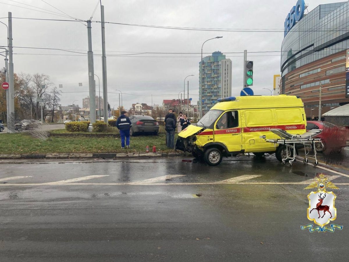    За непропуск скорой водителю грозит штраф