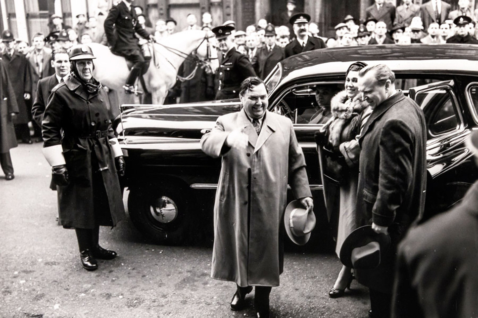 Фото открытых источников. МАЛЕНКОВ Г.М. в Великобритании. Ему нравится....