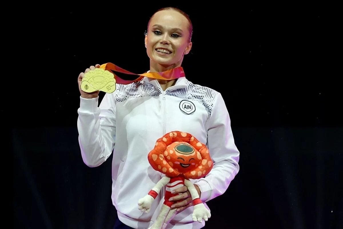    Болельщики и гимнастки из других стран с восторгом встретили Ангелину.