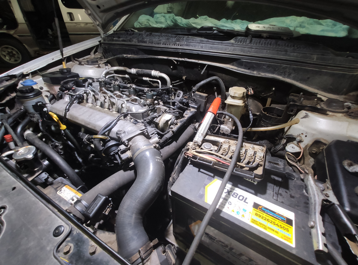 Как запустить двигатель в мороз, если АКБ сел