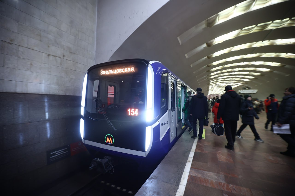 Поезд метро «Ермак» производства «Метровагонмаш» в Новосибирске. Источник: Ростислав Нетисов/nsknews