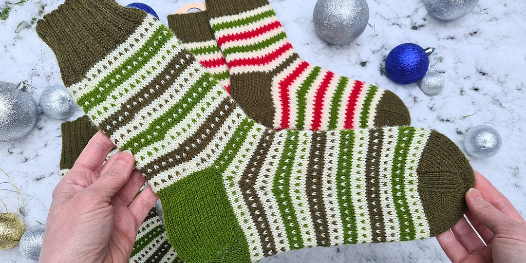 НОВОГОДНИЕ носки. Описание на 68 петель