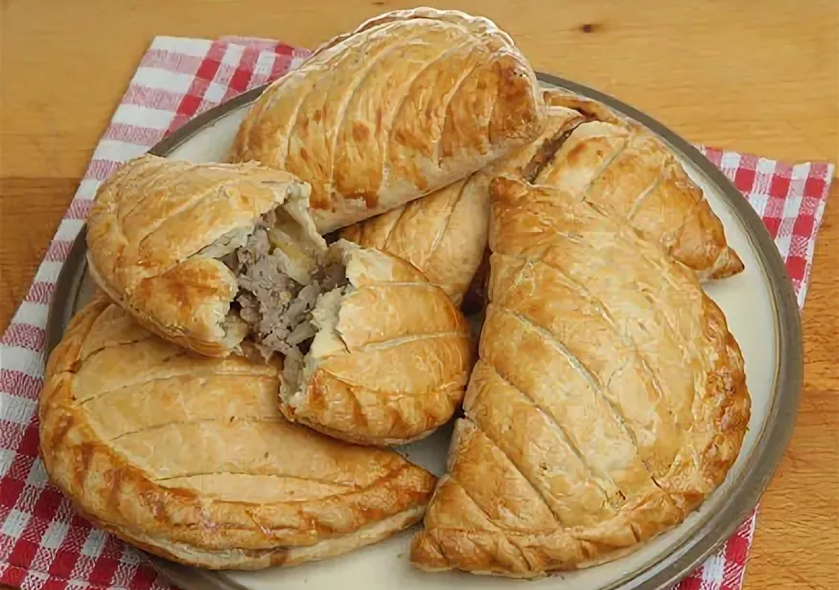 Фото: Cornish Pasties Зображення - огляд 44,439 Стокові фото,... st stock.adobe.com