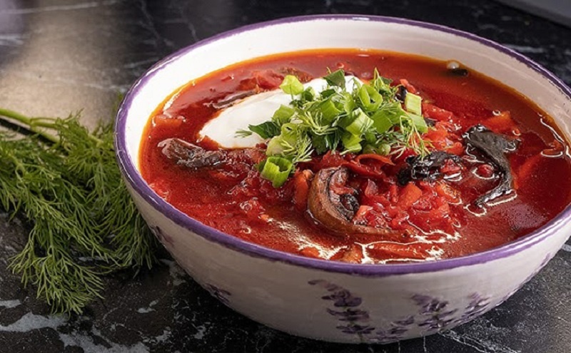 Готовим очень вкусный особенный борщ: зимний хит с квашеной капустой и грибами