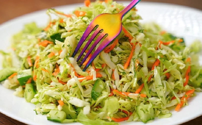 Зимний салат из пекинской капусты: свежесть и бодрость за 5 минут