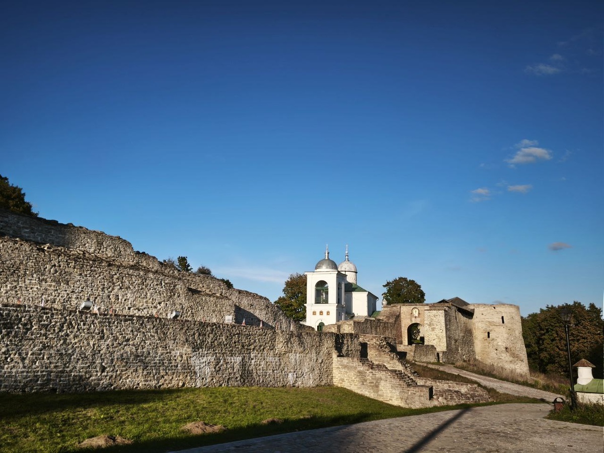 Изборская крепость