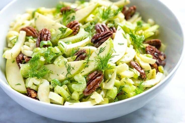Фото: Creamy Apple Salad with Celery and Fennel Staudensellerie... Pinterest