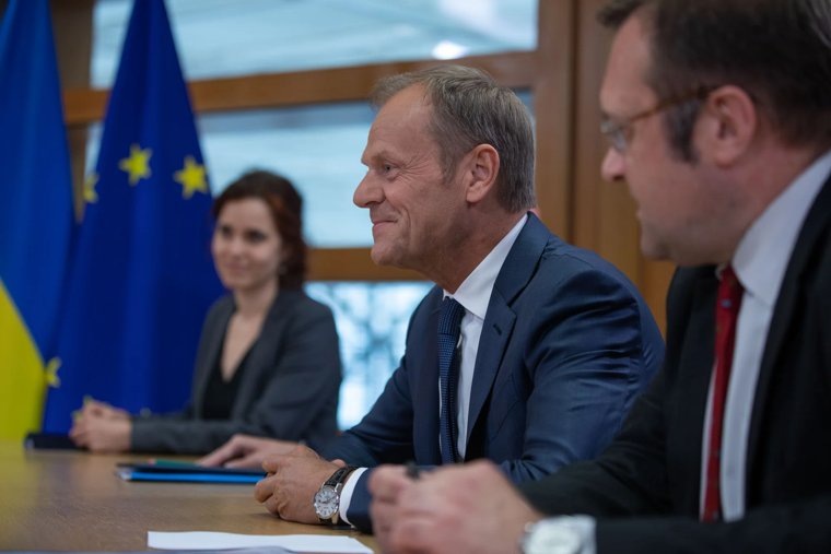     Попытка наладить выгодный бизнес Европы с Россией - «тревожный звонок», заявил Туск