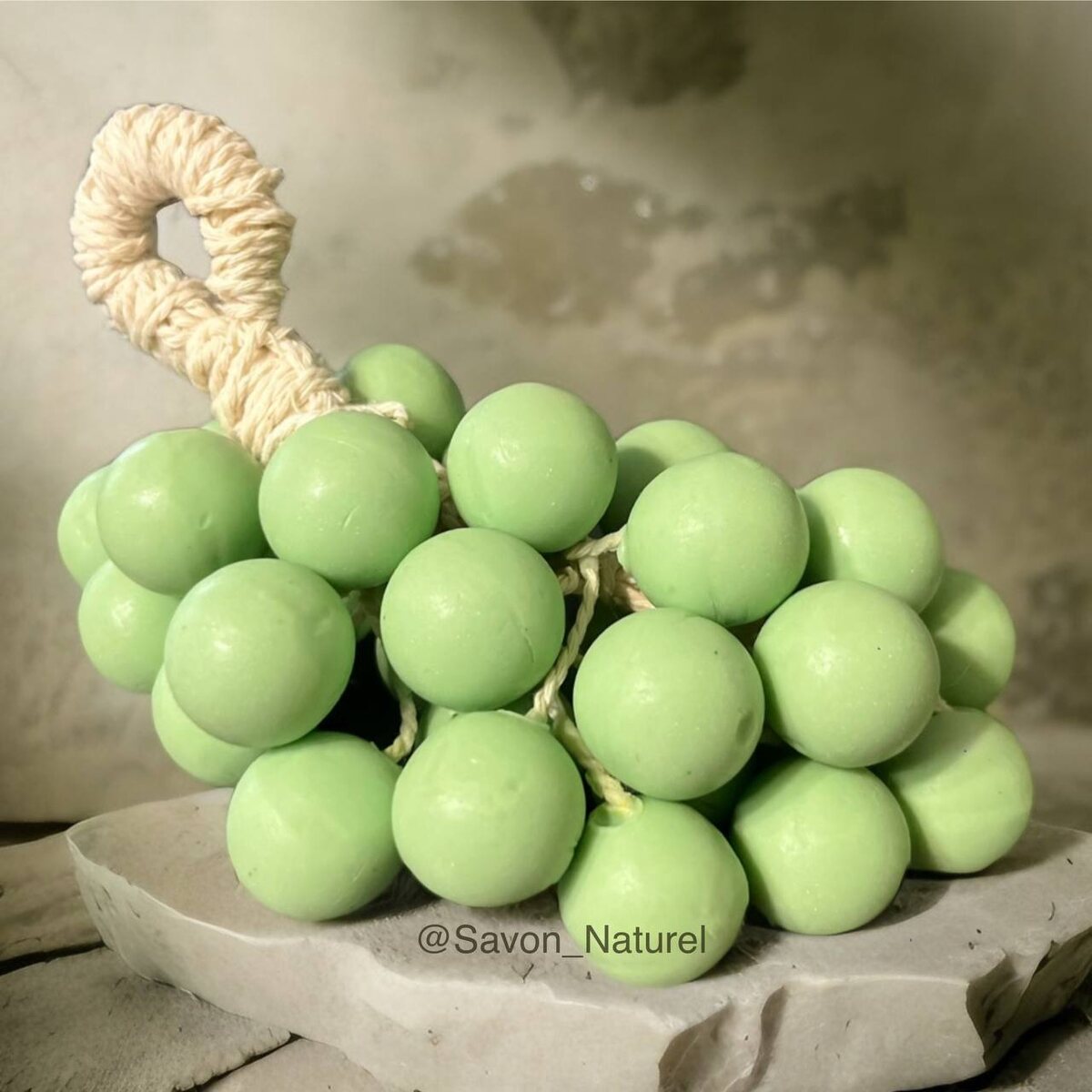 трендовое мыло-виноград на веревочке