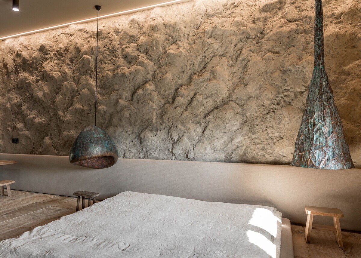 Глина - как элемент тактильного интерьера (фото: i.pinimg.com)