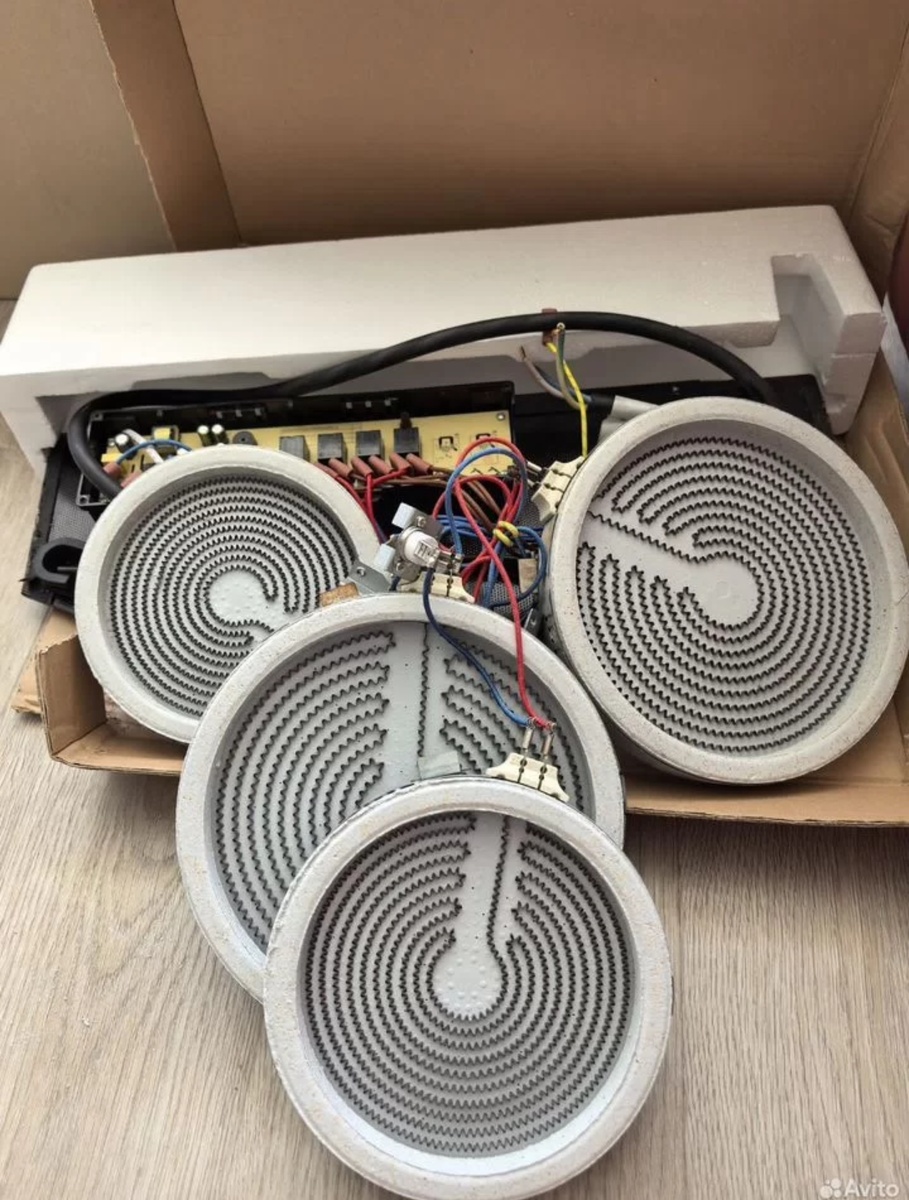 Куча-мала из неотделимых друг от друга запчастей. Цена 990, мне 821.