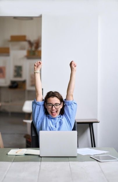 КОЗЕРОГ: ПЛУТОН В ВОДОЛЕЕ — ПЕРЕРОЖДЕНИЕ ЦЕННОСТИ. ДЕНЬГИ, КРИЗИС, САМООЦЕНКА. Астролог Елена Мирошниченко 