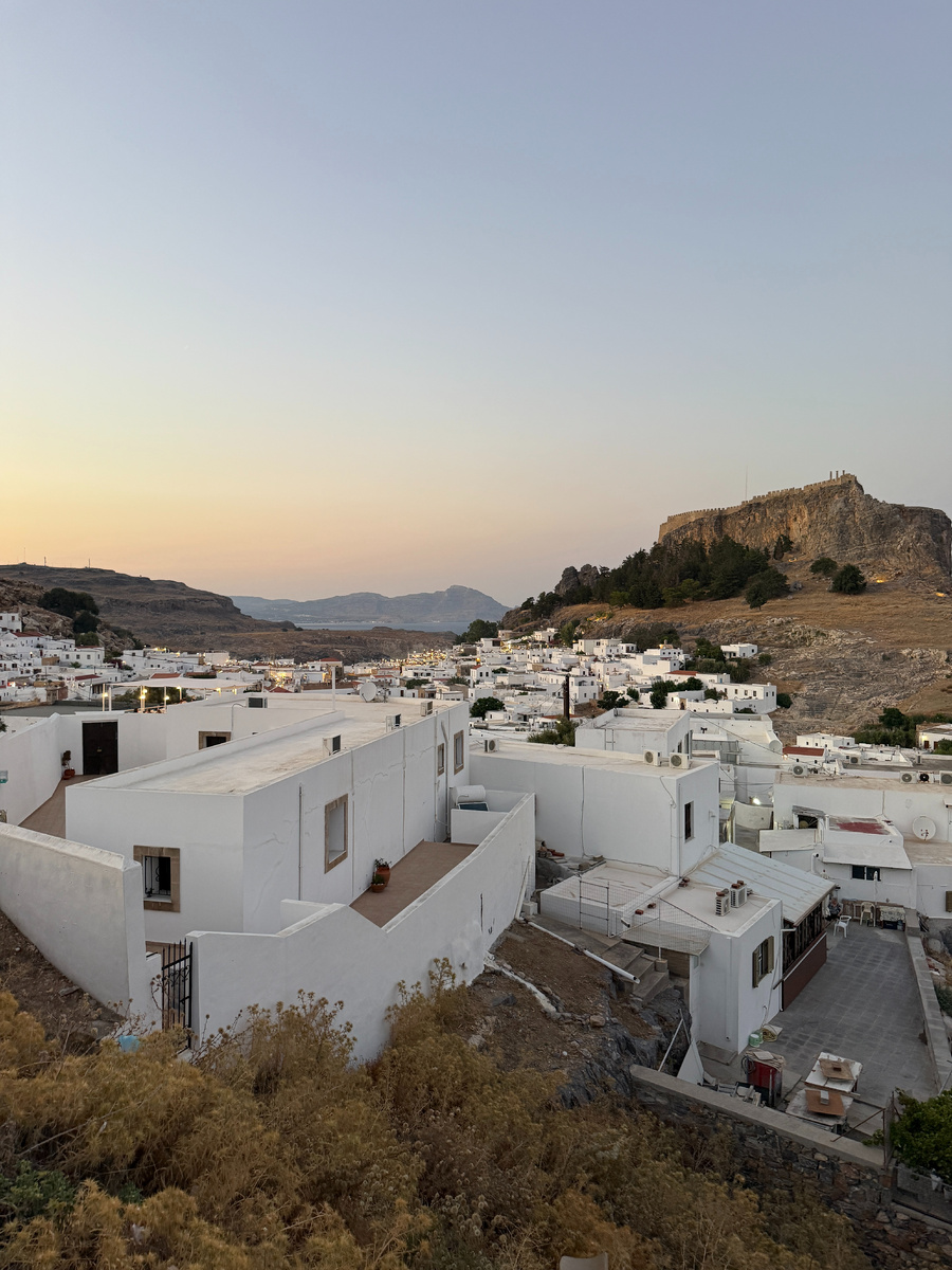 Но Родос — это не только про покой. Это и про античный шепот, доносящийся сквозь века.