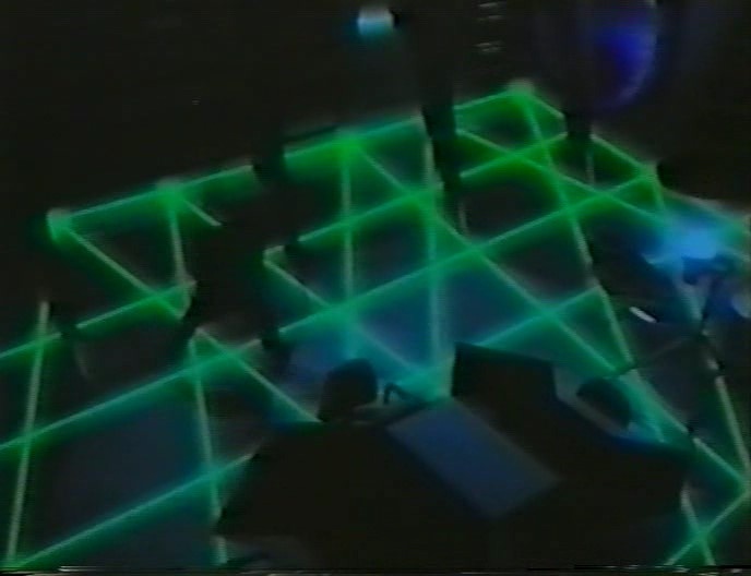 Единственная нормальная сцена из «Двенадцать друзей Оушена» оказалась жалкой пародией. 