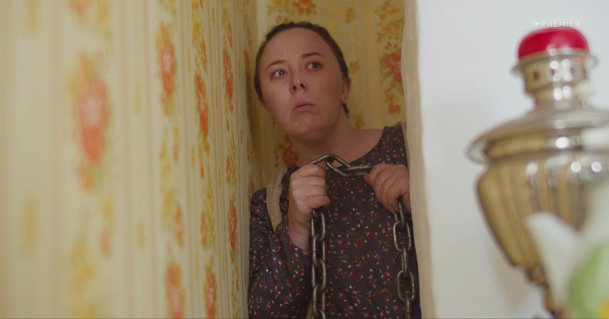 Отношения основного персонажа с его заложницей со стокгольмским синдромом - очень плохо прописанная часть, где-то на уровне шутки. 