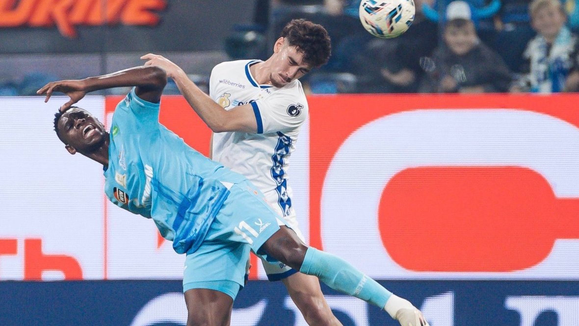    Нападающий «Зенита» Луис Энрике и защитник «Динамо» Николас Маричаль.ФК «Динамо»