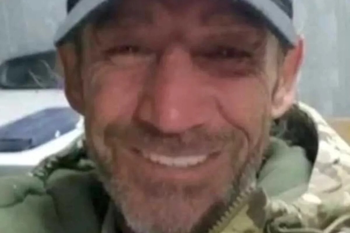    Джонстон хотел быть инструктором по боксу, но его отправили штурмовиком под Покровск.