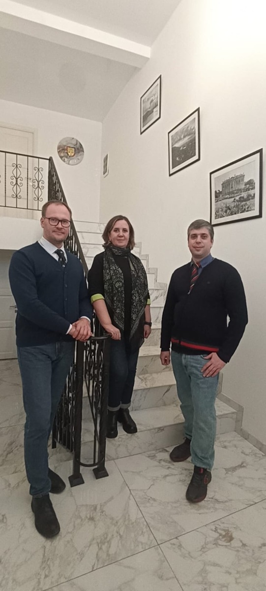 Адвокат Алексей Громов с коллегами Галиной Никитиной и Виктором Виноградовым после семинара по налоговым проверкам 2025.