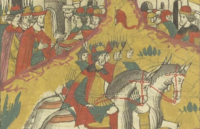 Отец Марии часто был занят по делам службы.