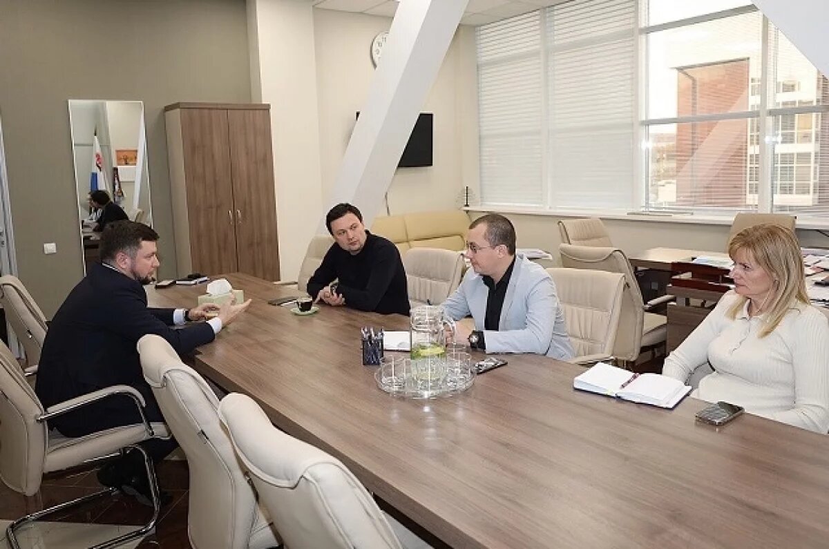    Директор КРКК встретился с руководителем камчатского филиала Газпромбанка