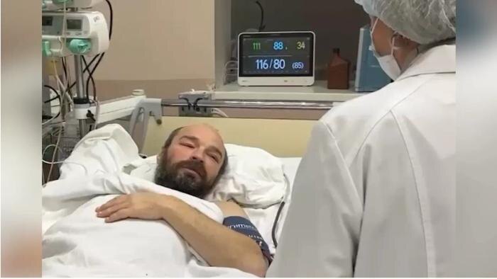 Михаил Пичугин в больнице после спасения. Обложка © Telegram / SHOT