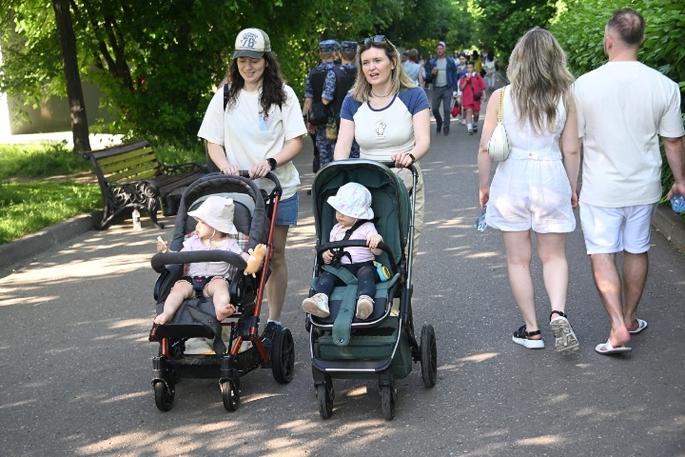    В Иркутской области детские пособия за октябрь выплатят досрочно Владимир ВЕЛЕНГУРИН