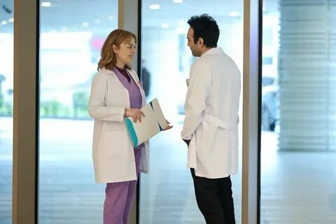 Фото из интернета. Беседа врачей в стенах больницы.