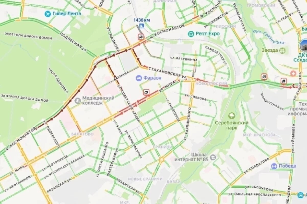    Жители Перми застряли в 2-километровой пробке из-за ДТП