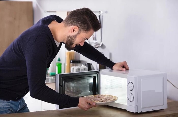 Микроволновка: опасность или незаменимый помощник на кухне?