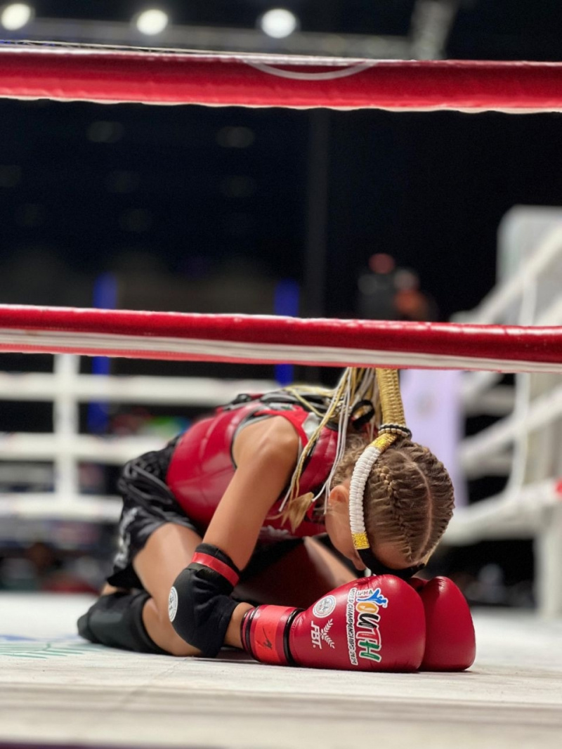    Маленькой двукратной чемпионке мира из Карелии не могут собрать деньги на турнирсо страницы ВК Наталья Звукова/ https://vk.com/natali13041979