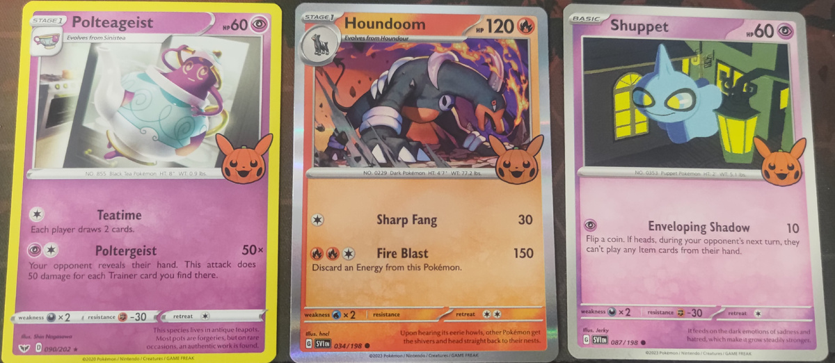 В данном бустере представлены разные покемоны, и всегда в количестве трех штук.