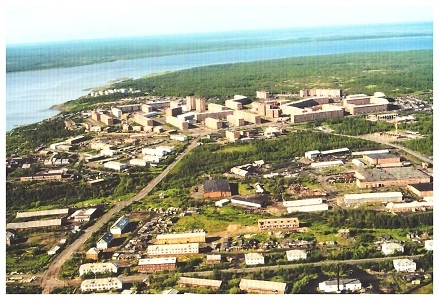 Л. Резников - фото Набор цветных открыток "Игарке 75 лет" Муниципальное бюджетное учреждение культуры "Новосёловский районный исторический музей"