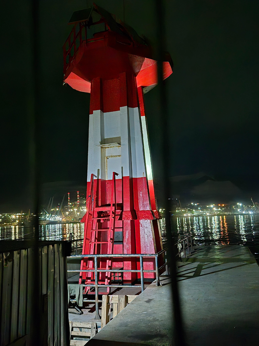 Были здесь вечером, дневных фото нет.