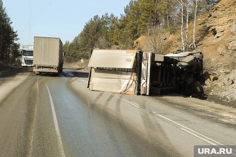     В Иркутской области произошло массовое ДТП на федеральной трассе «Сибирь»