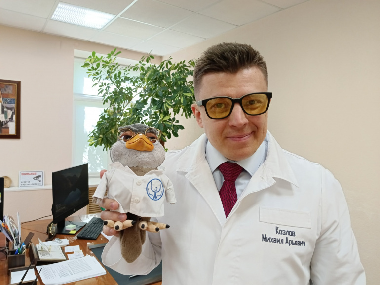 Главврач ОКСПНБ Nº 1 Михаил Козлов.
