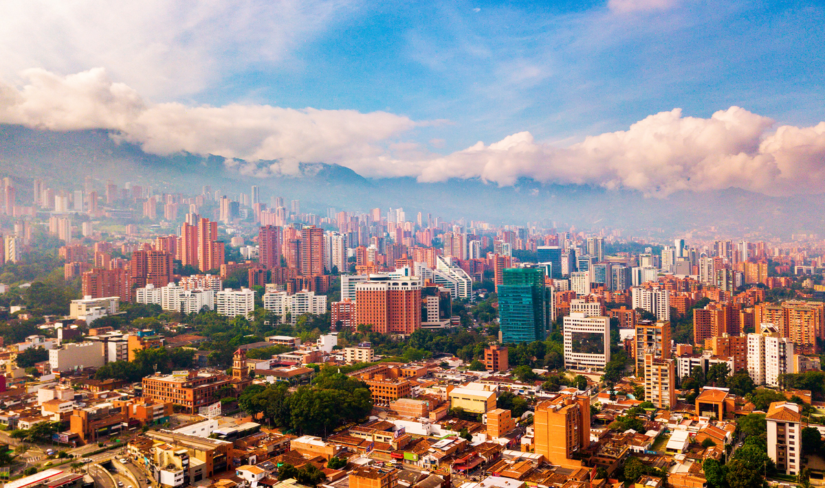 В 2021 году Медельин занял второе место в списке самых комфортных для посещения городов по версии издания Time Out. Фото: Christopher Lin / Shutterstock.com