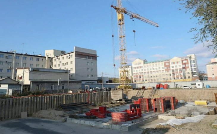 Строительная площадка барнаульского ЦУМа. Фото: amic.ru, Екатерина Смолихина