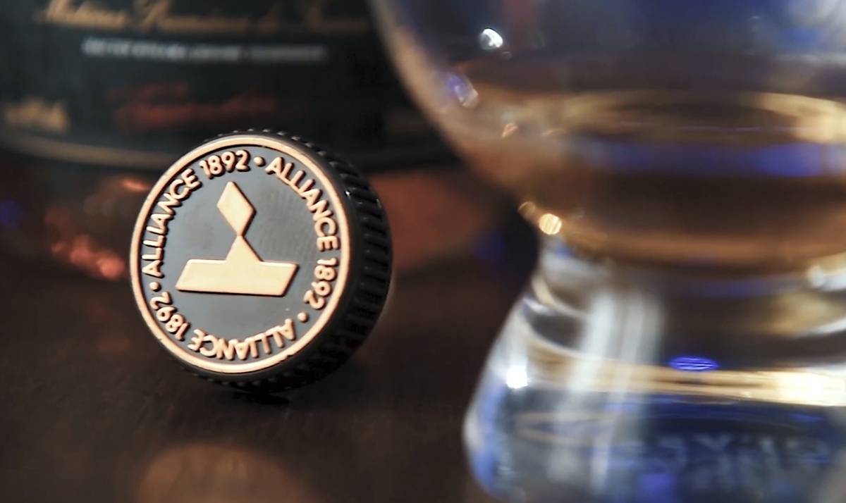 Дизайн пробки особенно хорош.