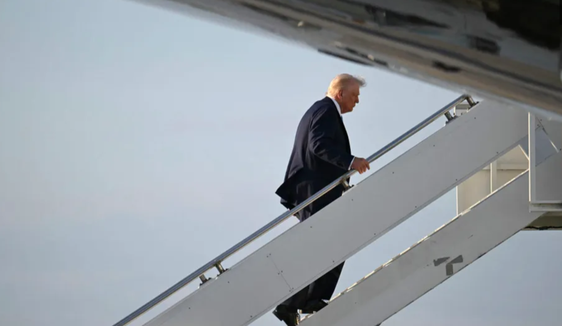    Трамп заявил о невмешательстве в вопрос с замороженными активами РФ, но не стал отрицать возможное введение новых санкций против России