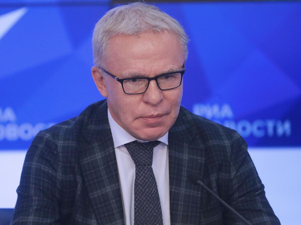    Первый заместитель председателя Комитета Государственной Думы Российской Федерации по физической культуре, спорту, туризму и делам молодежи, член Президиума Совета Московской городской организации Всероссийского общества охраны природы Вячеслав Фетисов© РИА Новости / Виталий Белоусов