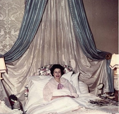 Королева Елизавета II