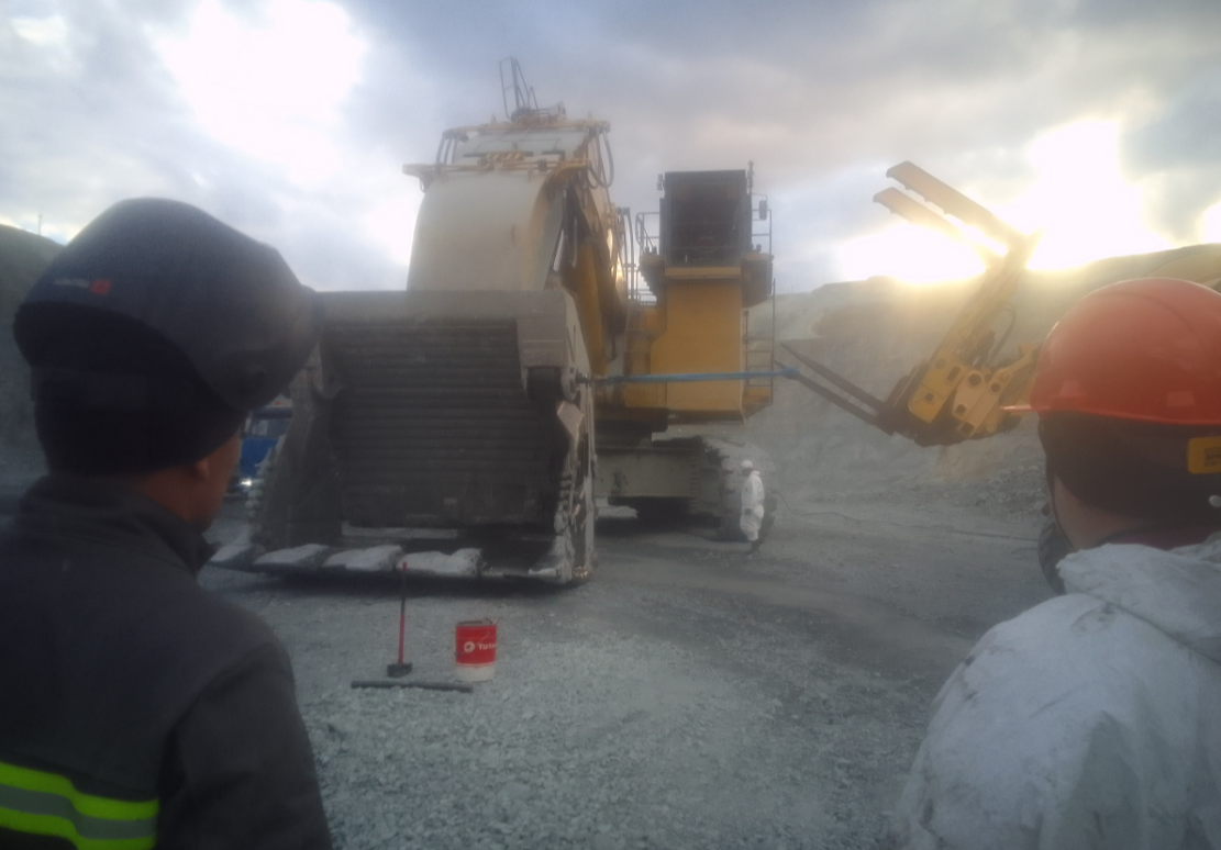 Фото читателя "Юрий Стрелец". Восход солнца в карьере.