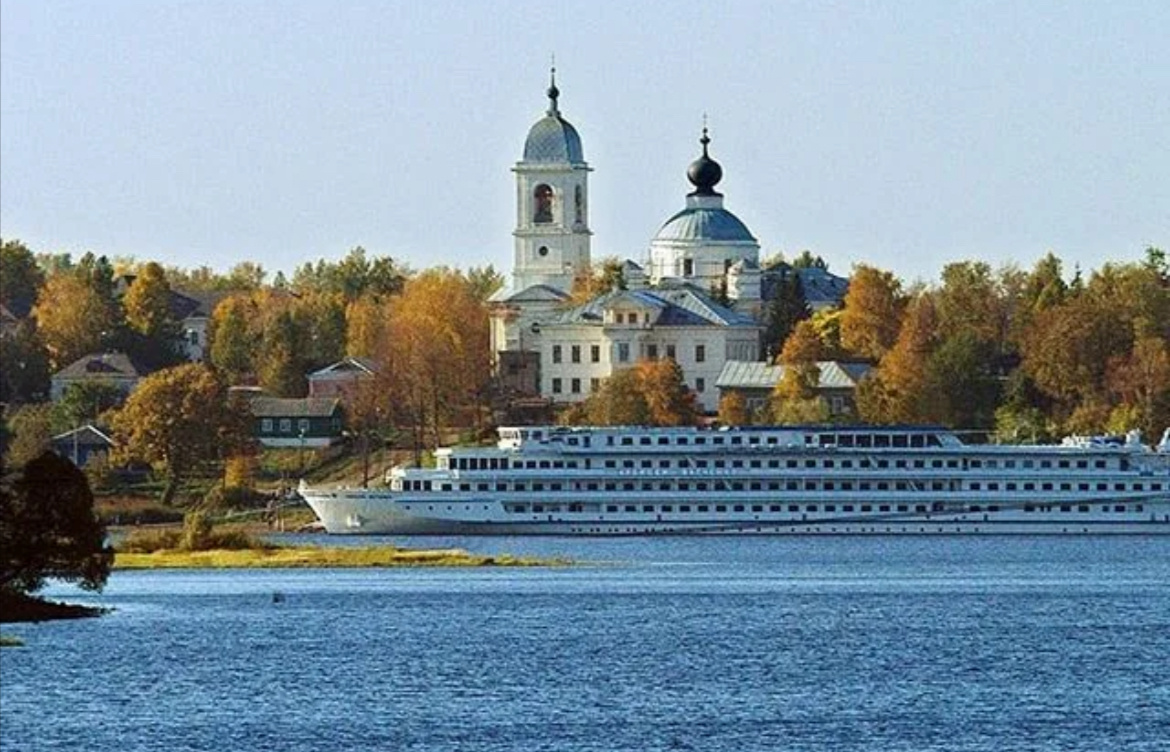 Такая набережная должна была быть в Мышкине, но у нас почти все аремя его дождь. Фото из сети