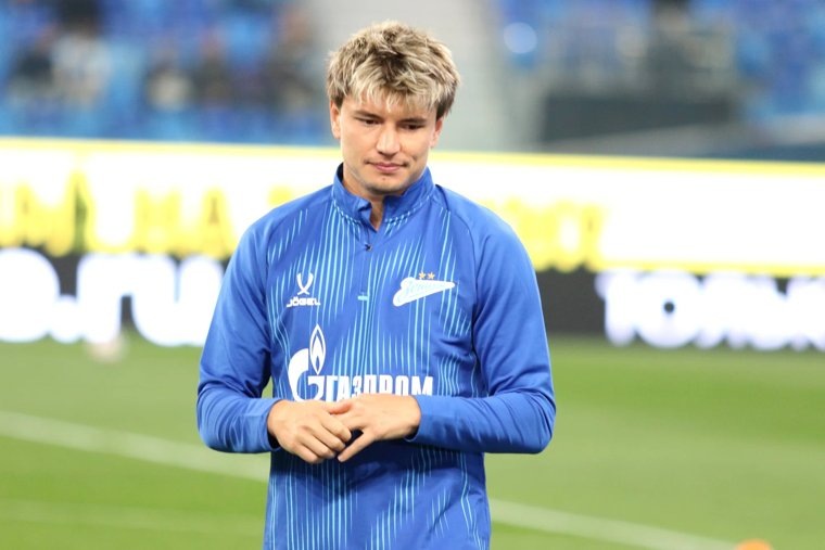     Футболист «Зенита» Андрей Мостовой сумел отбиться от нападавших