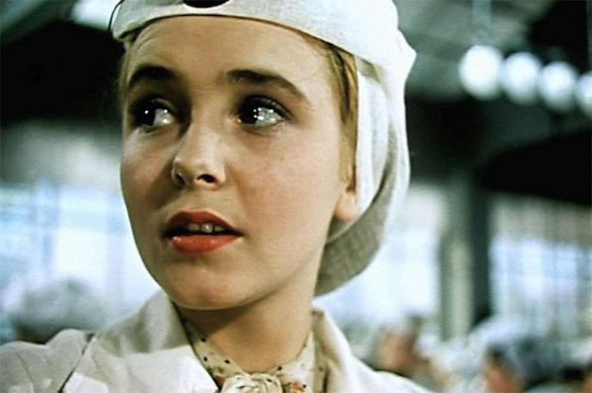 Людмила Крылова в фильме «Сверстницы», 1959